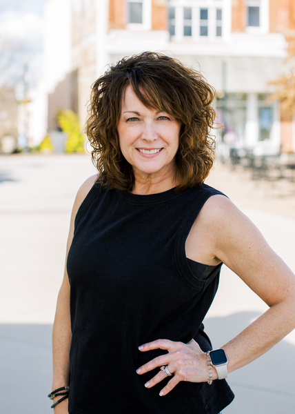 Tammy Thomas-headshot Tammy Thomas in downtown Hickory, NC